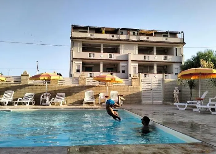 Rose E Mauris * Isola di Capo Rizzuto