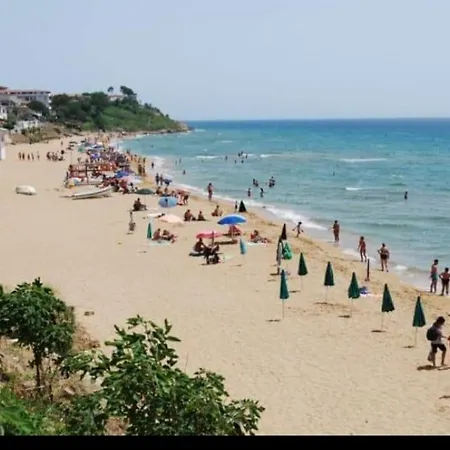 Rose E Mauris Lejlighed *