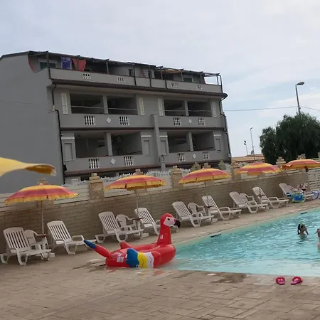 Rose E Mauris Apartment *